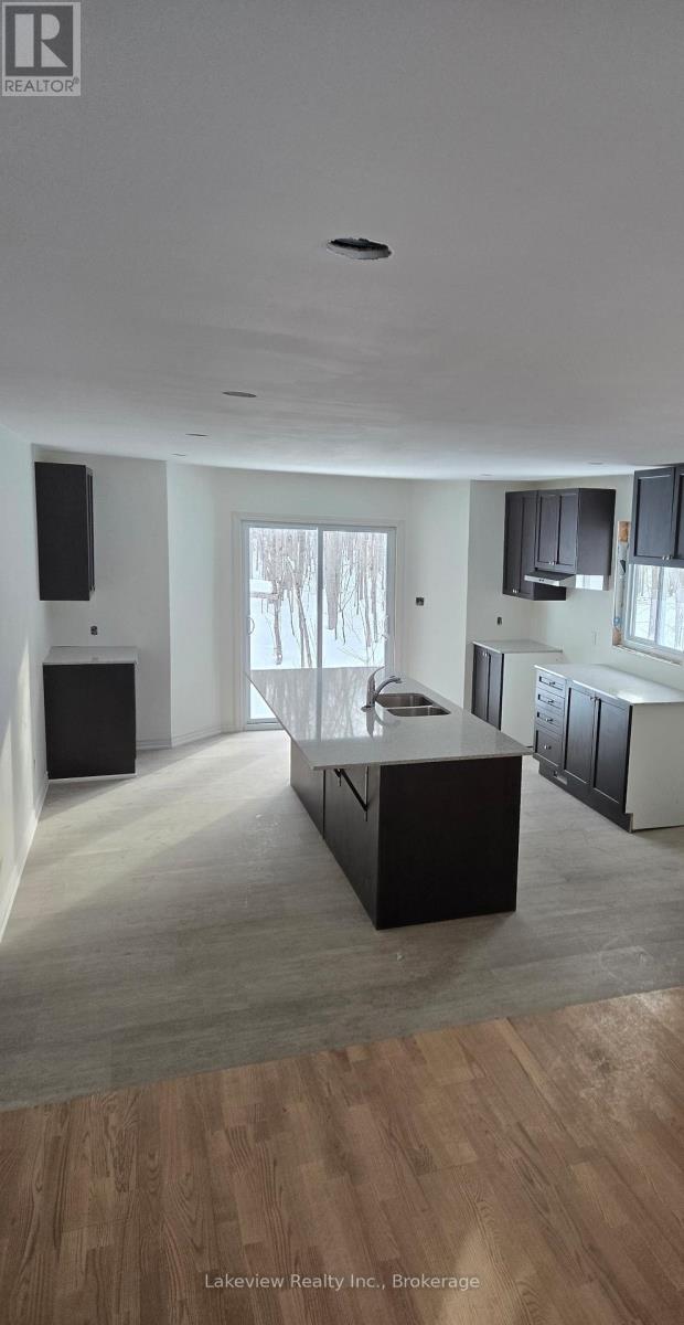 Photo 2 of 1078 South Kahshe Lake Road E, Gravenhurst ON