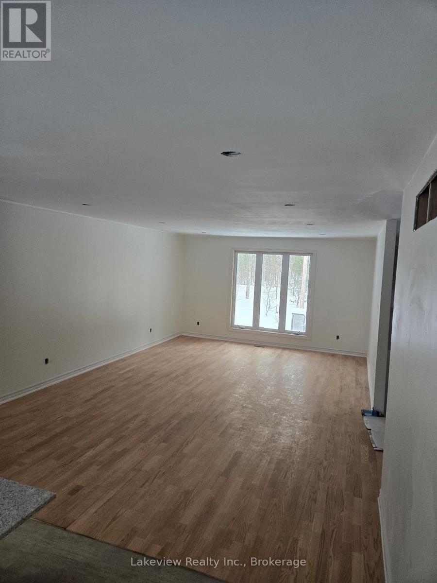 Photo 3 of 1078 South Kahshe Lake Road E, Gravenhurst ON