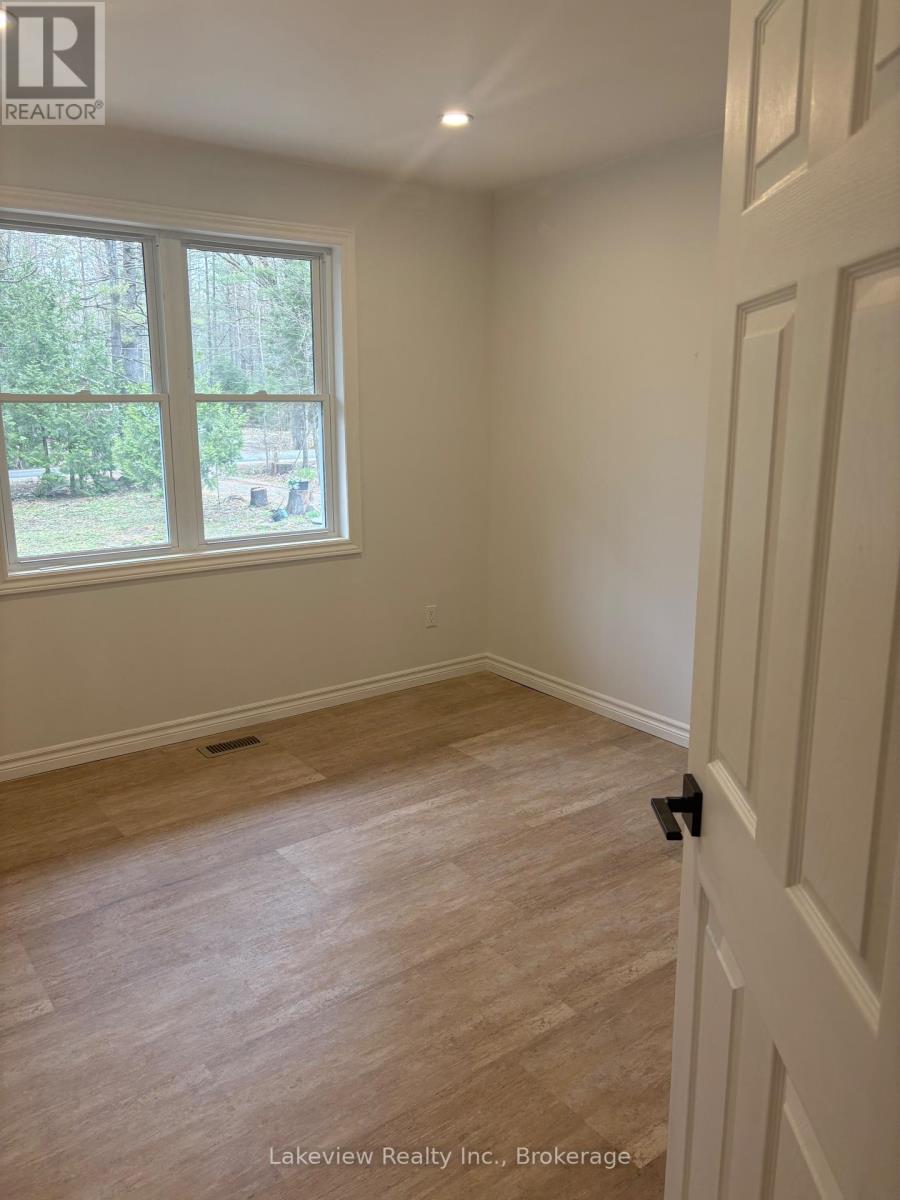 Photo 4 of 1078 South Kahshe Lake Road E, Gravenhurst ON