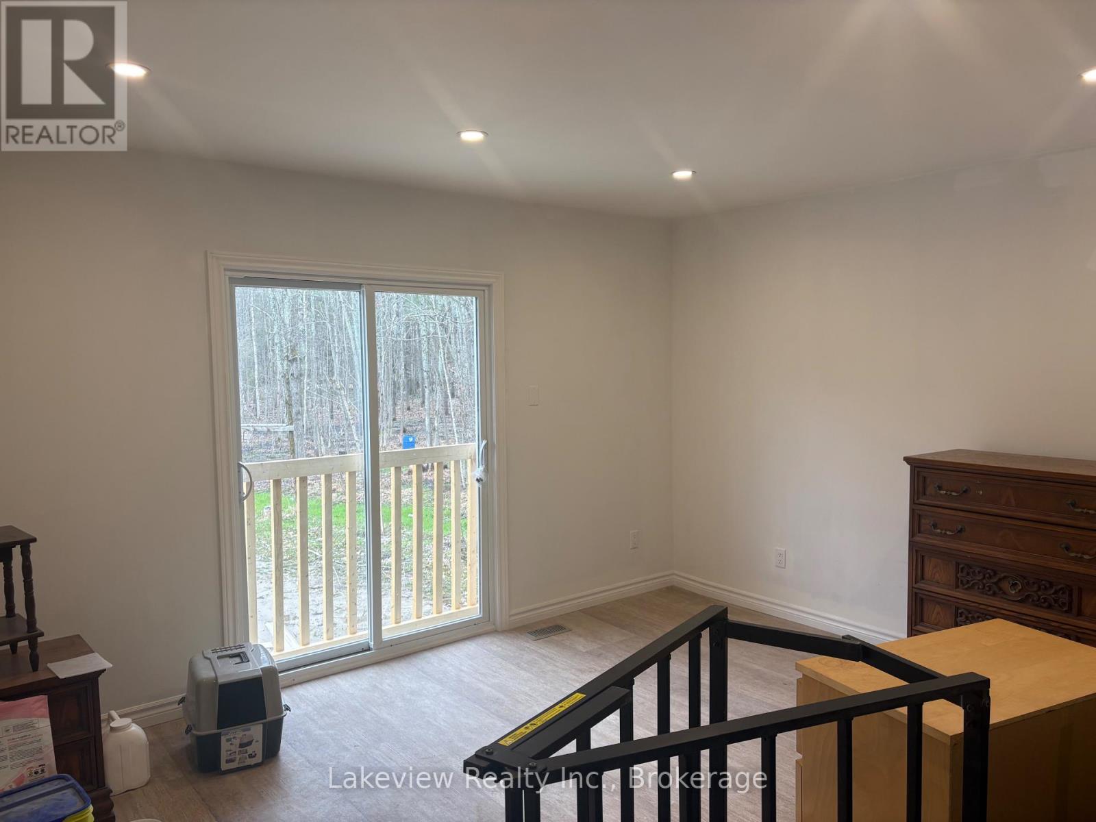 Photo 6 of 1078 South Kahshe Lake Road E, Gravenhurst ON