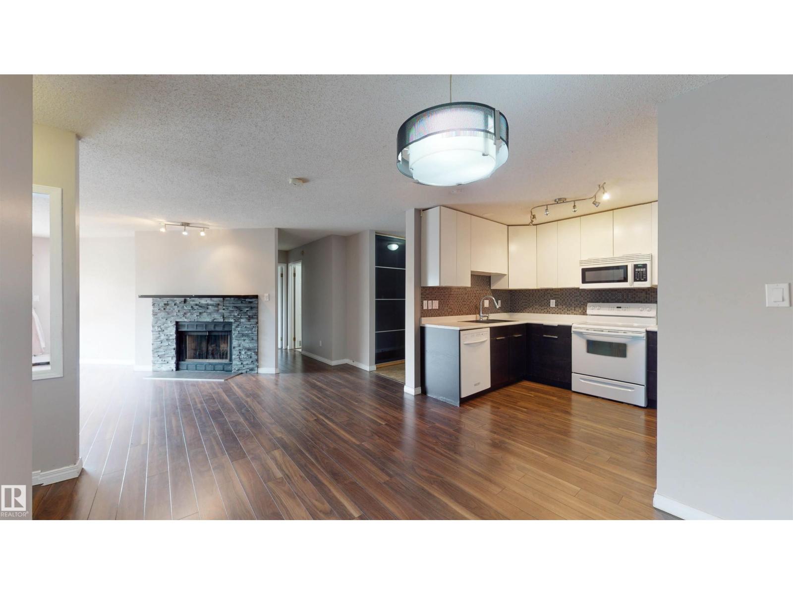 Photo 12 of 316 9010 106 Av Nw Nw, Edmonton AB
