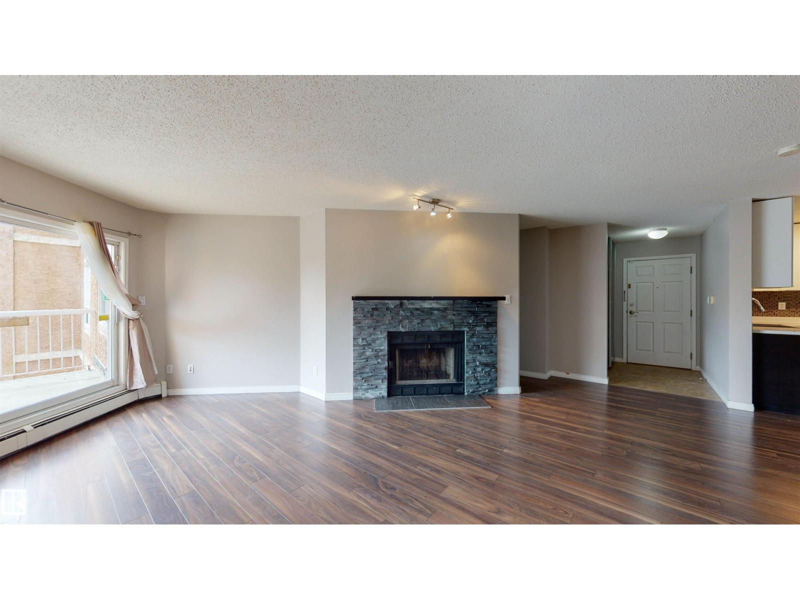 Photo 3 of 316 9010 106 Av Nw Nw, Edmonton AB