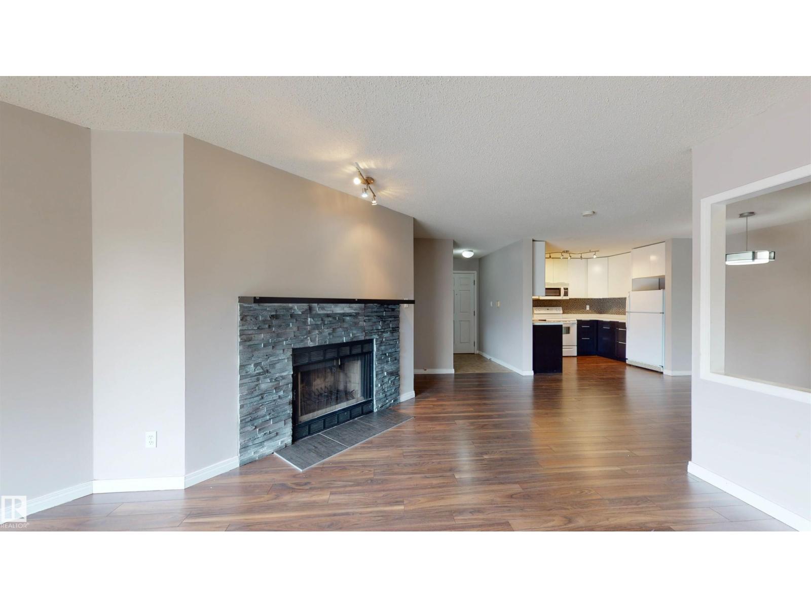 Photo 4 of 316 9010 106 Av Nw Nw, Edmonton AB