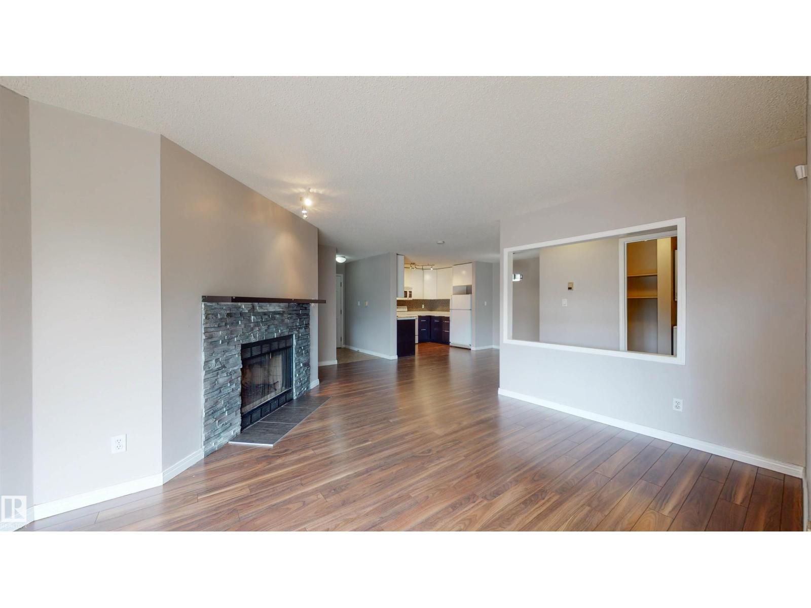 Photo 6 of 316 9010 106 Av Nw Nw, Edmonton AB