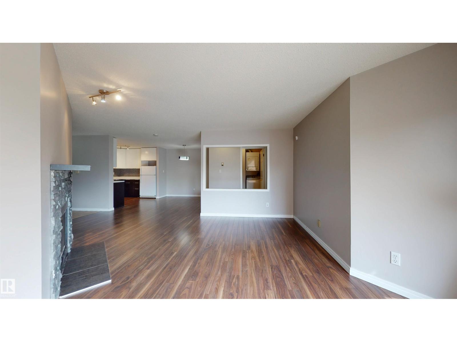 Photo 7 of 316 9010 106 Av Nw Nw, Edmonton AB