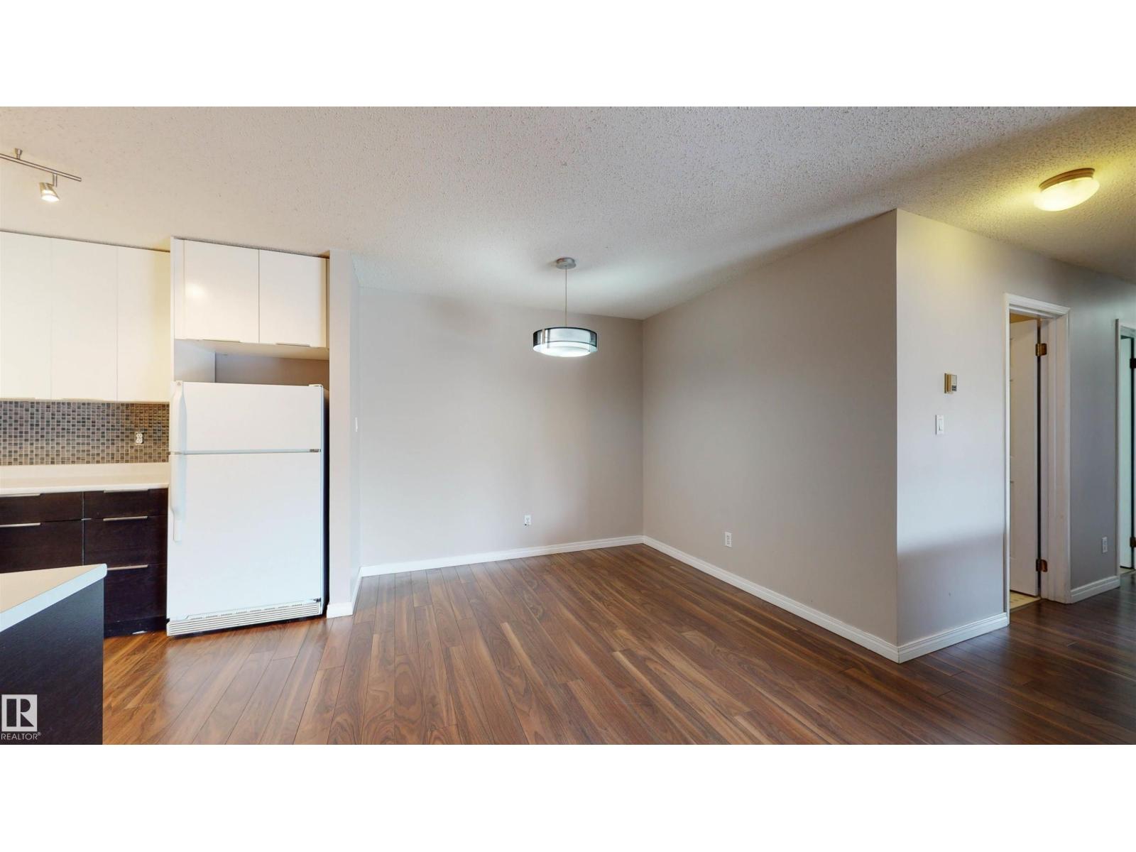 Photo 8 of 316 9010 106 Av Nw Nw, Edmonton AB