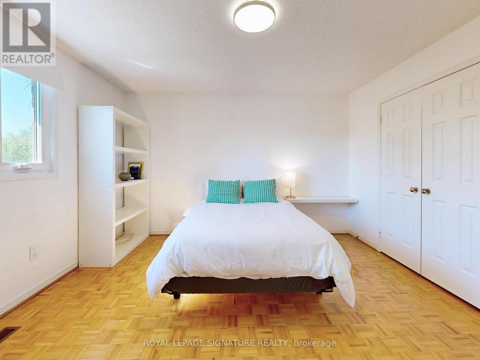 Photo 14 of 48 Millcroft Way, Vaughan ON