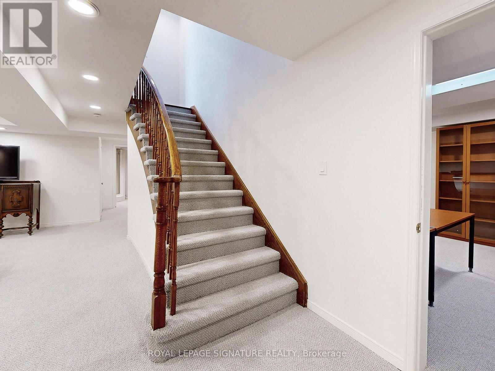Photo 20 of 48 Millcroft Way, Vaughan ON