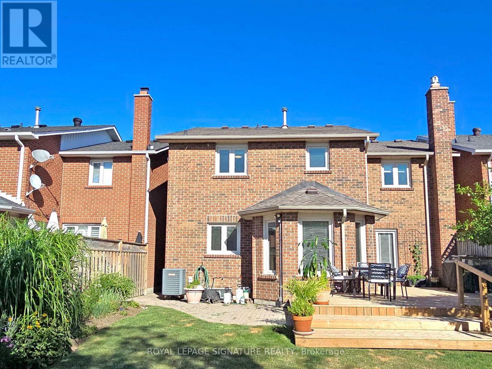 Photo 25 of 48 Millcroft Way, Vaughan ON