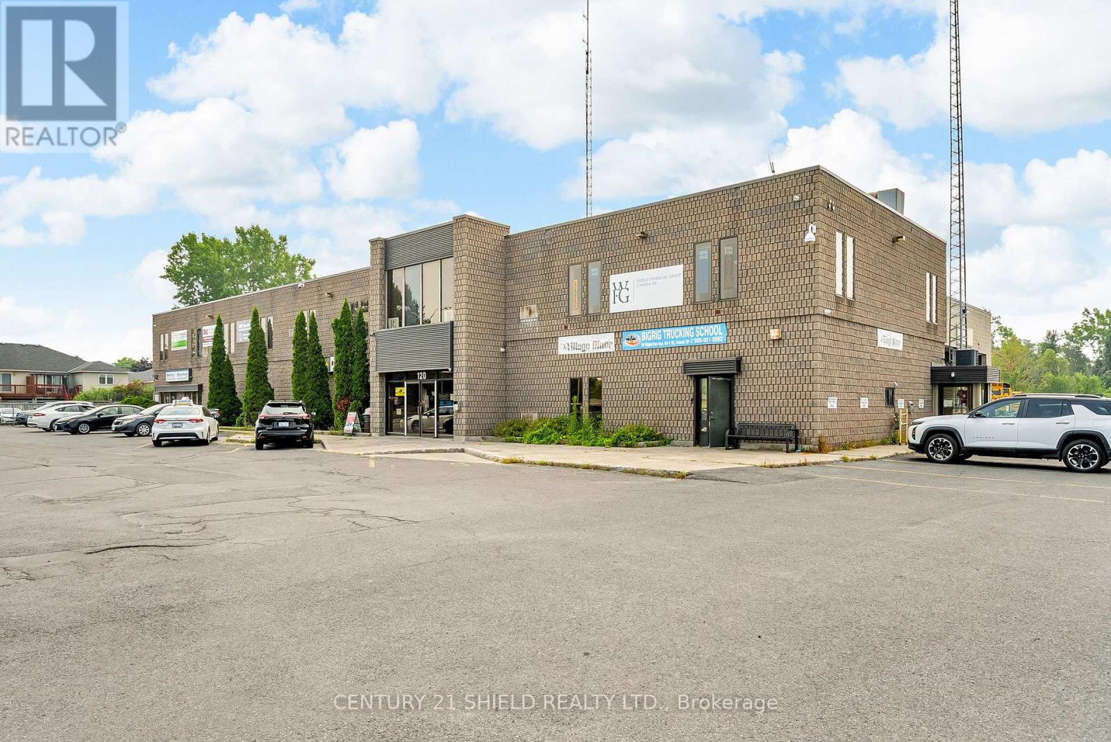 Photo 46 of 120 Tollgate Street W, Cornwall ON