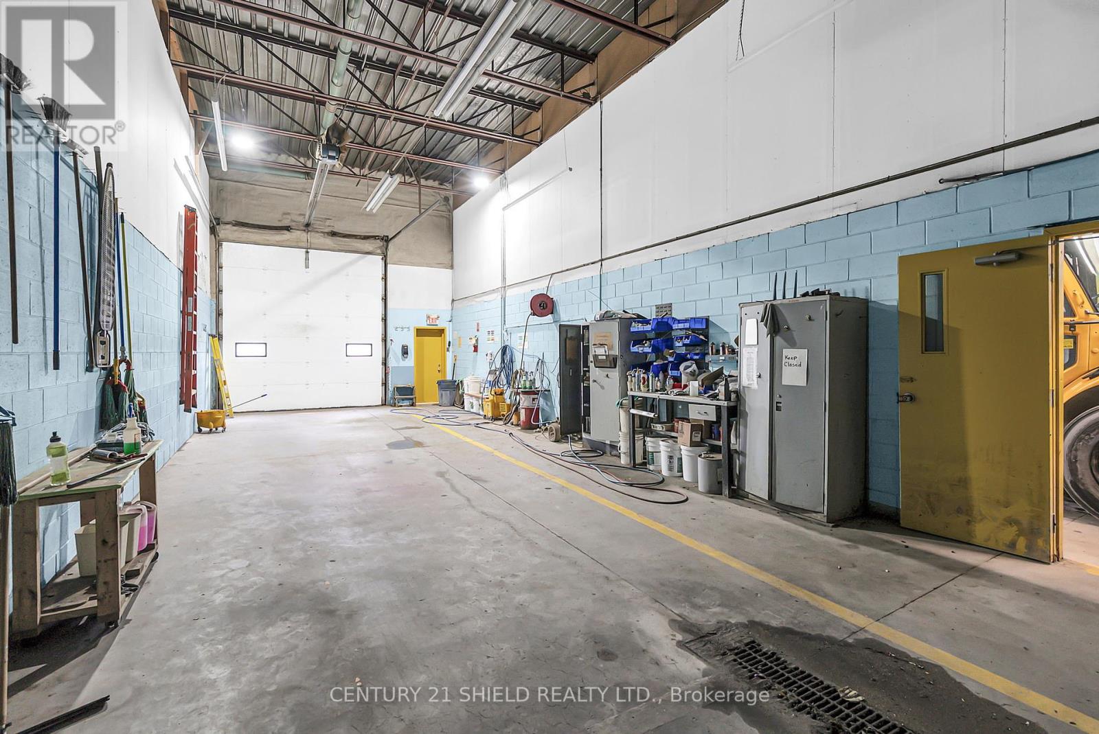 Photo 34 of 120 Tollgate Street W, Cornwall ON