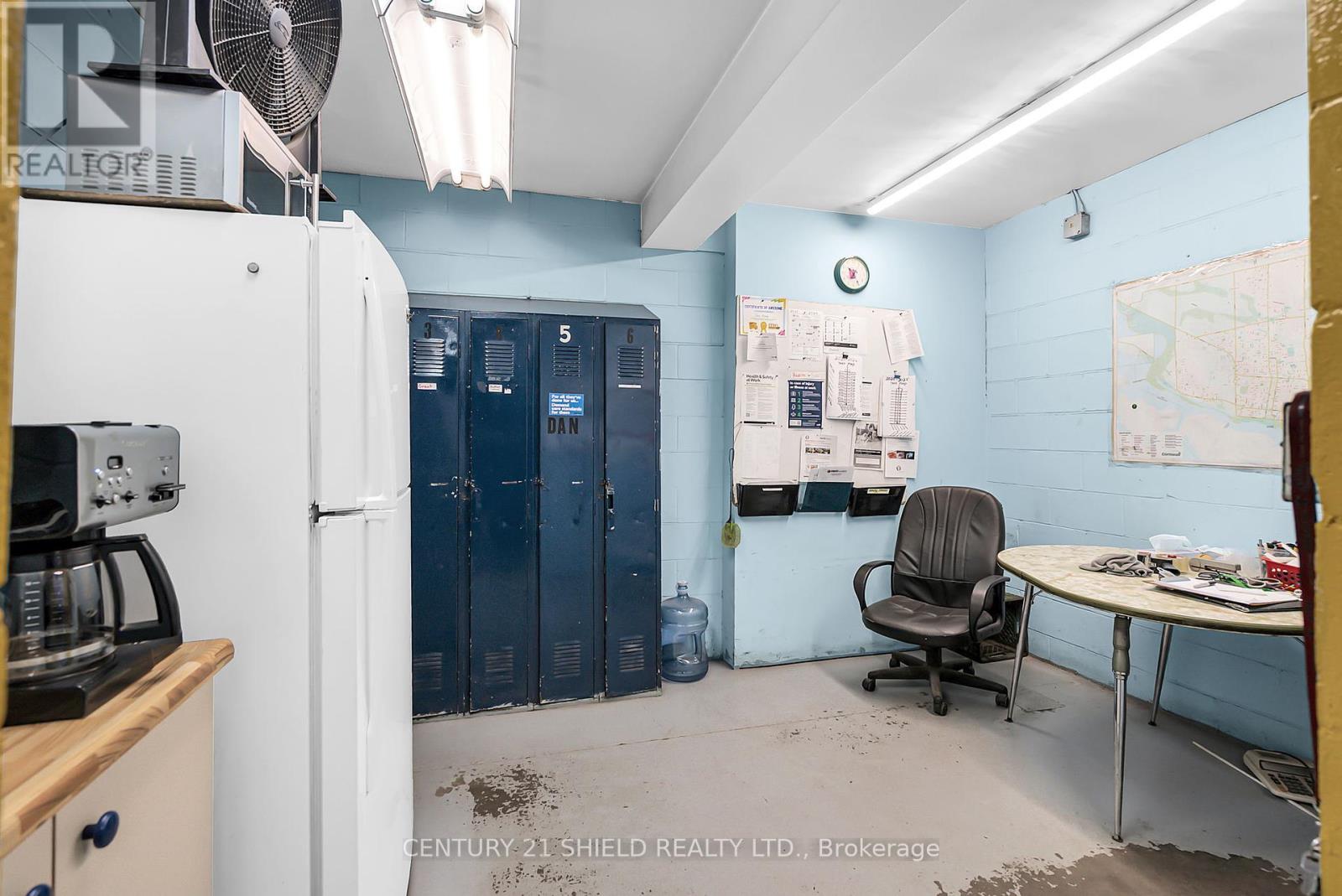 Photo 29 of 120 Tollgate Street W, Cornwall ON