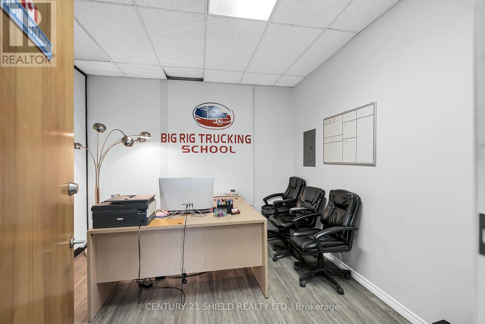 Photo 24 of 120 Tollgate Street W, Cornwall ON