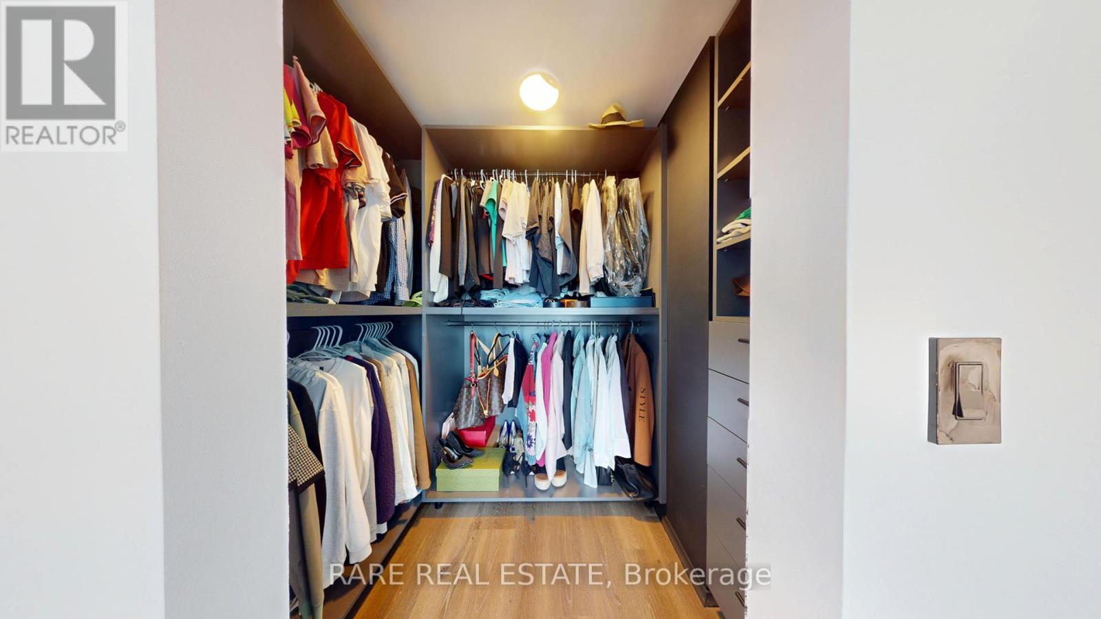 Photo 14 of 1403 10 Deerlick Court, Toronto ON