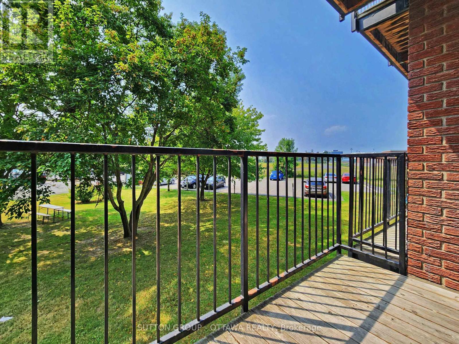 Photo 5 of 202 A 2044 Arrowsmith Drive, Ottawa ON