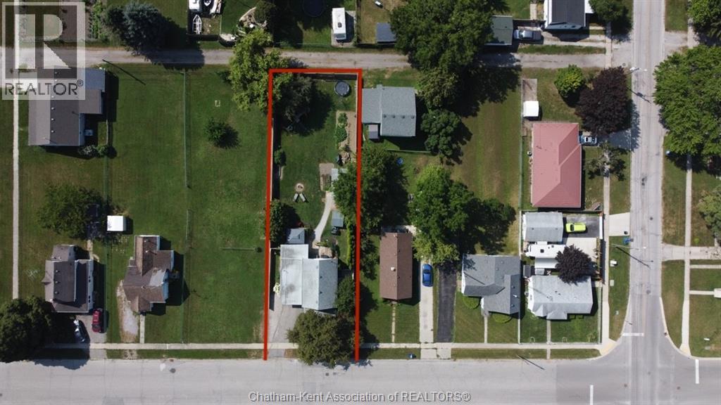 Photo 2 of 1131 Elgin Street, Wallaceburg ON