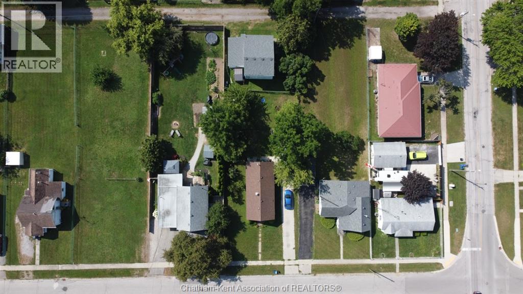Photo 37 of 1131 Elgin Street, Wallaceburg ON