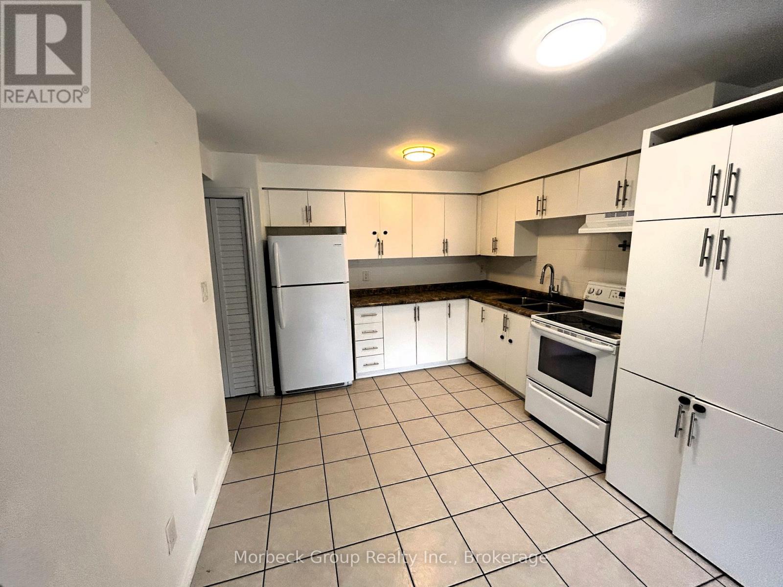 Photo 3 of 208 28 Victoria Avenue N, Hamilton ON