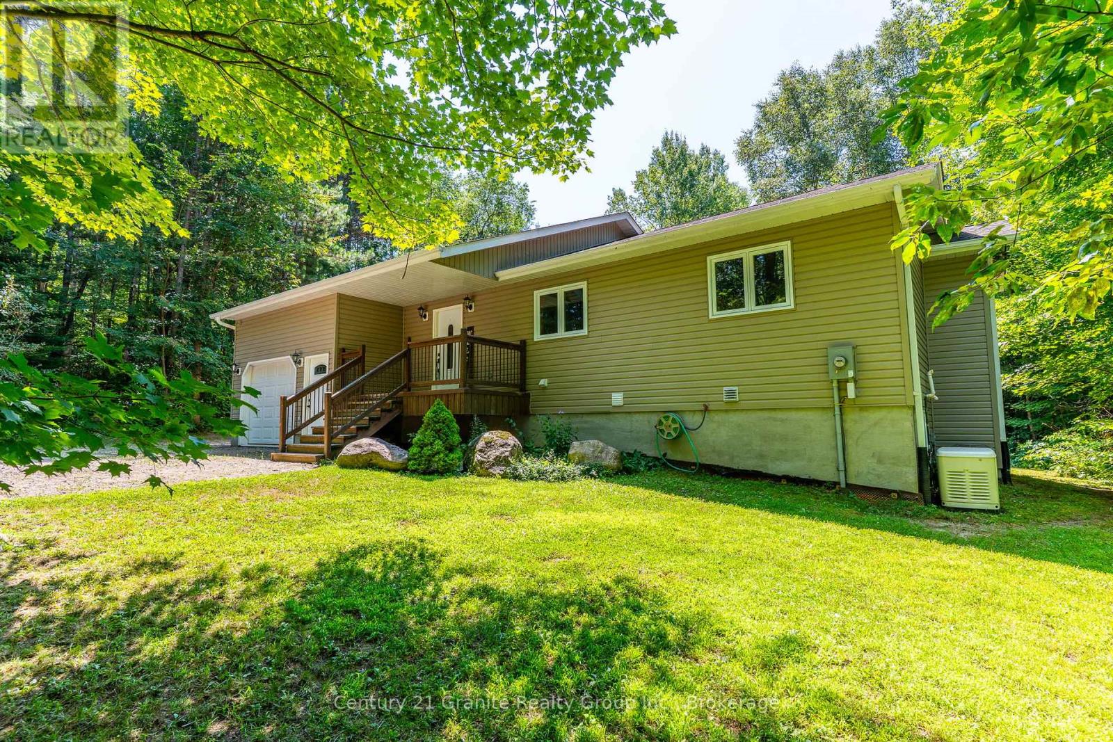 Photo 18 of 1012 Redner Road, Algonquin Highlands ON