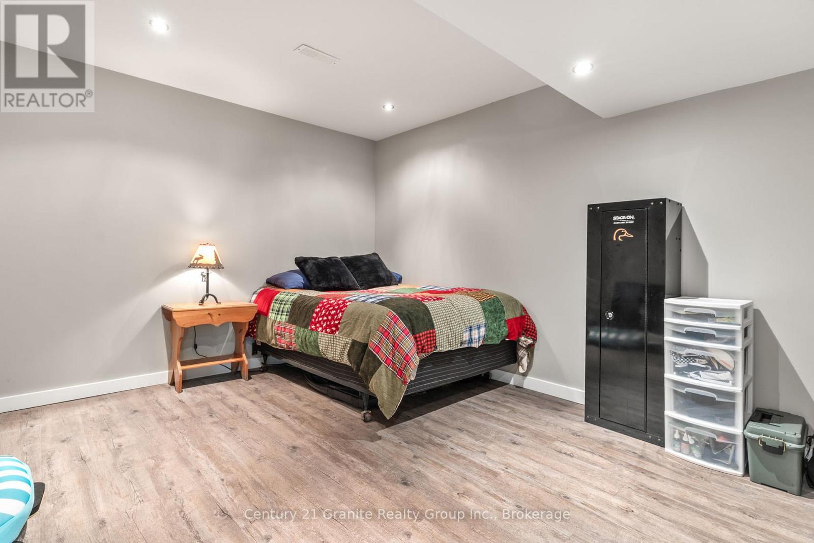 Photo 12 of 1012 Redner Road, Algonquin Highlands ON