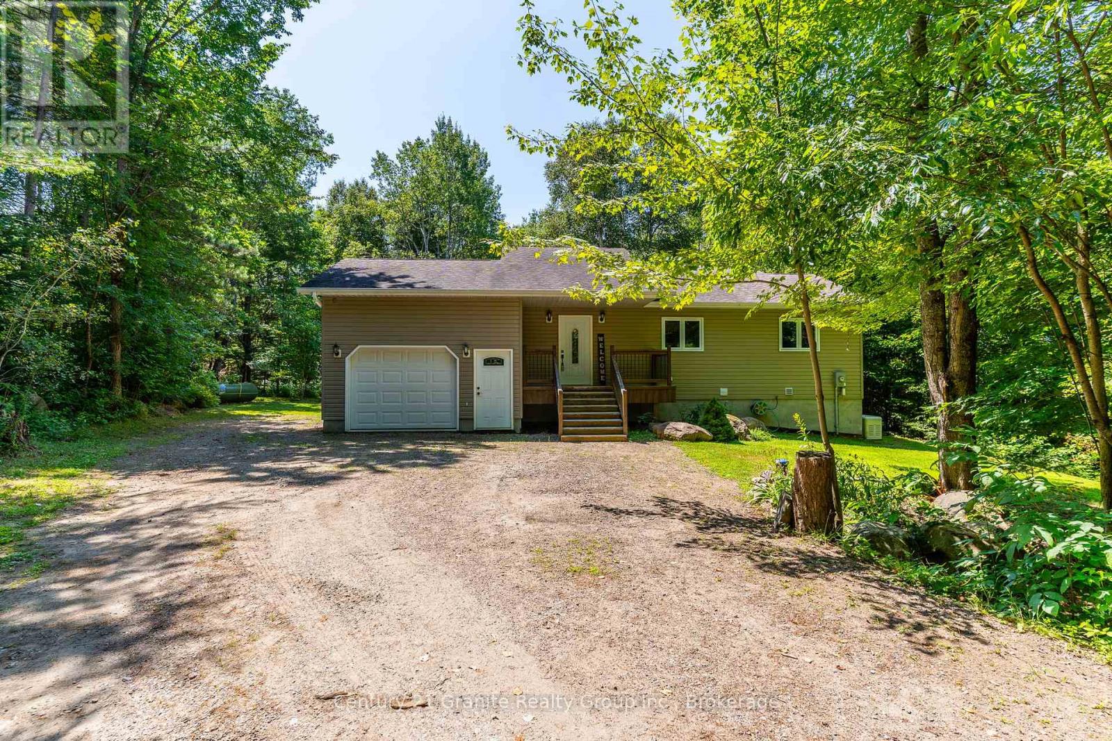 Photo 7 of 1012 Redner Road, Algonquin Highlands ON