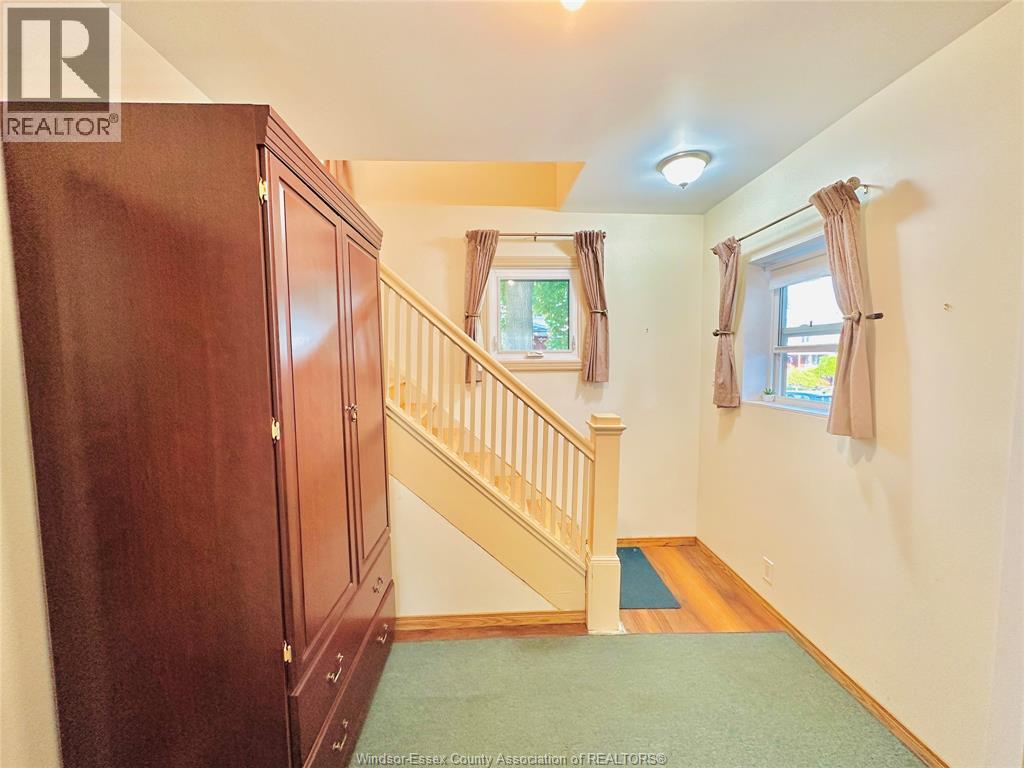 Photo 5 of 550 Allendale, Windsor ON