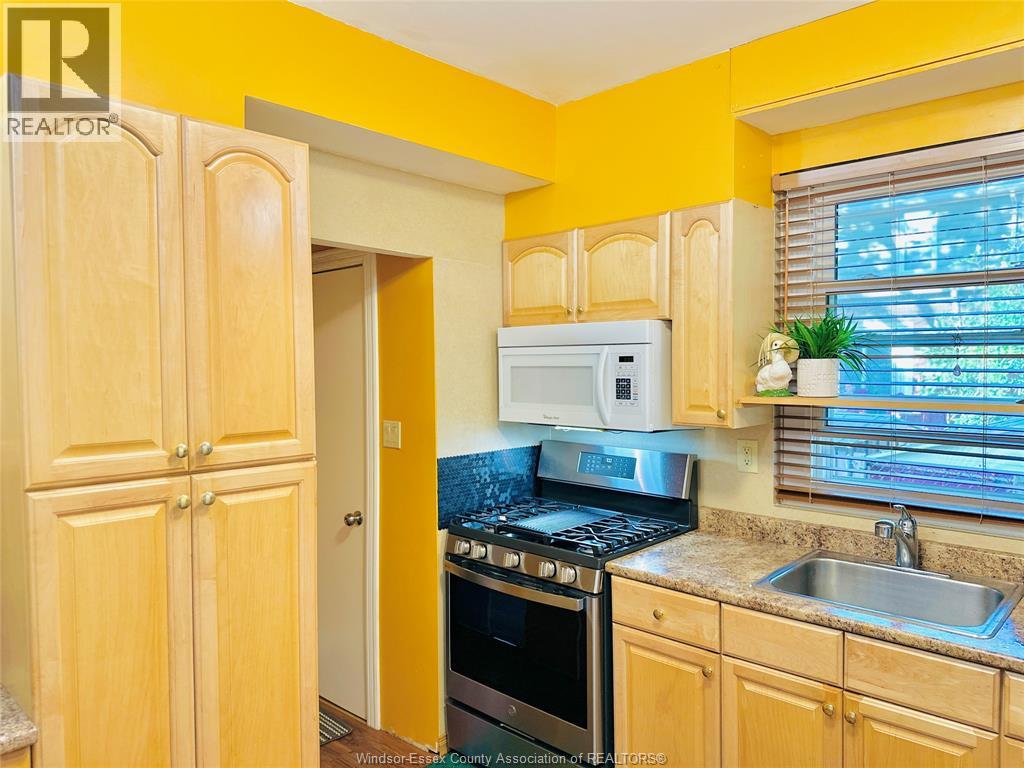 Photo 8 of 550 Allendale, Windsor ON