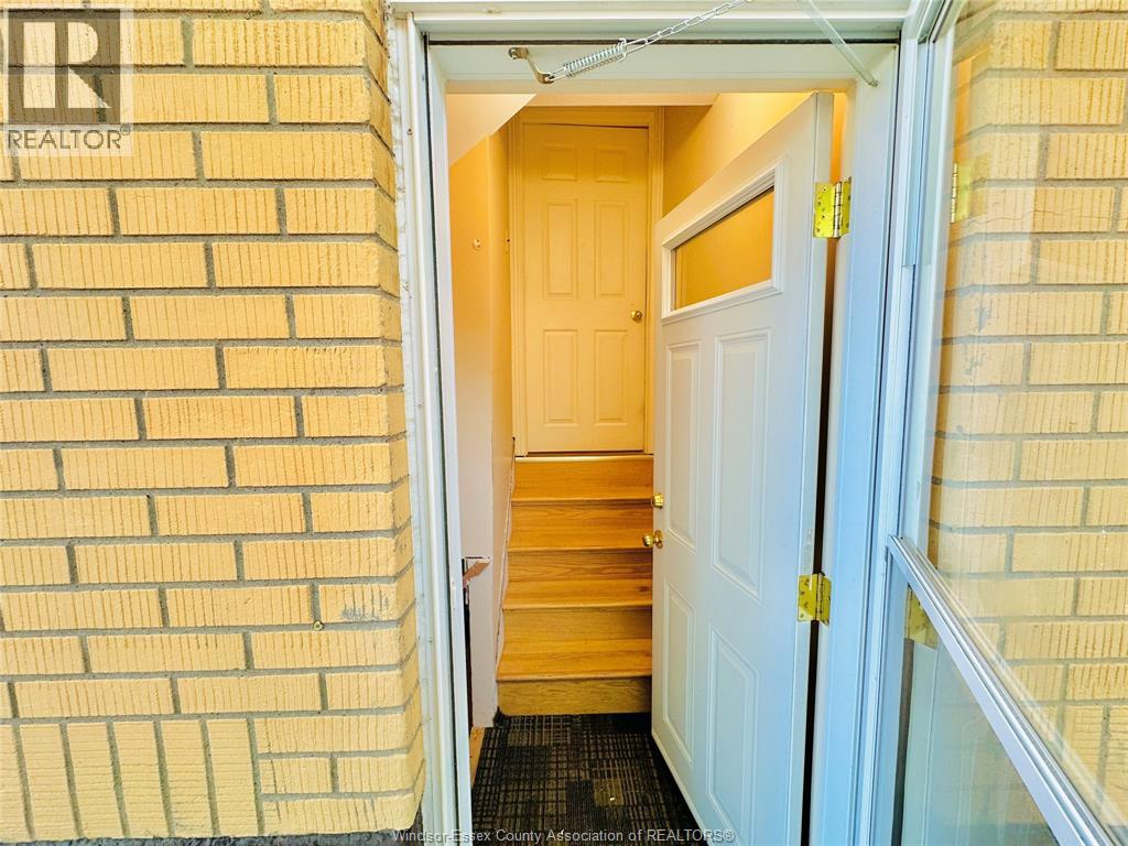 Photo 11 of 550 Allendale, Windsor ON