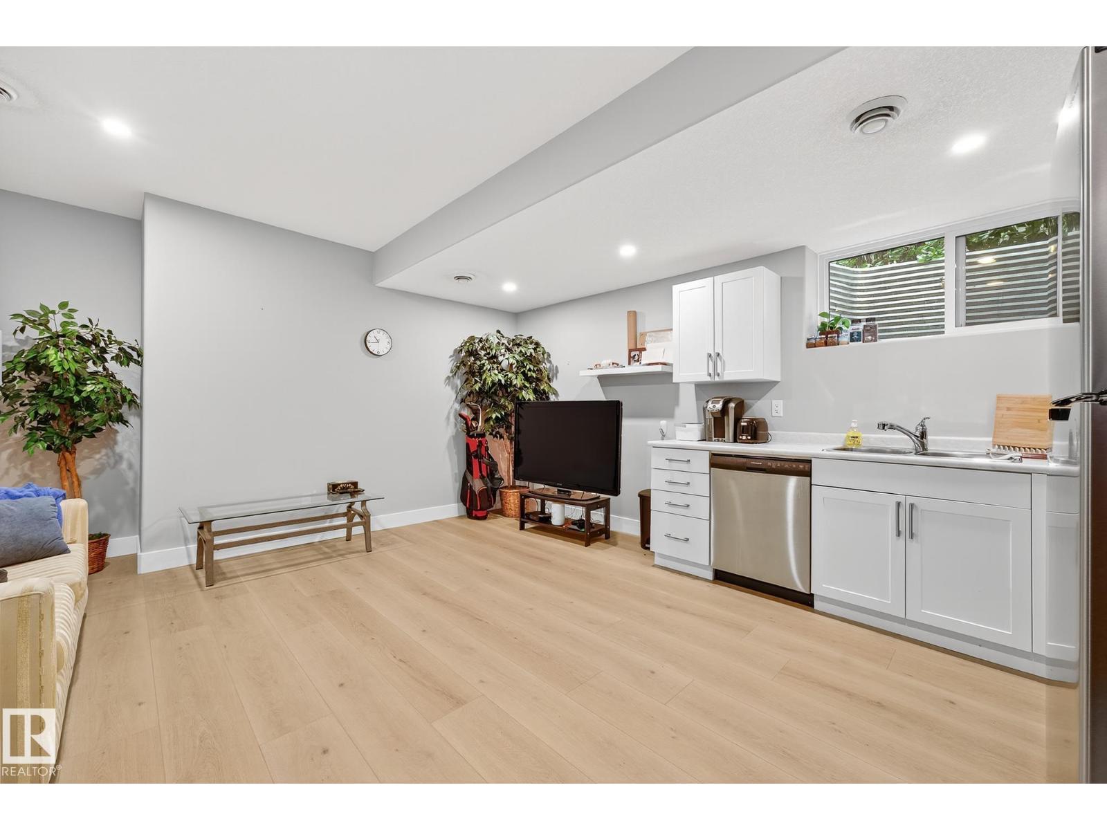 Photo 43 of 10813 123 St Nw, Edmonton AB