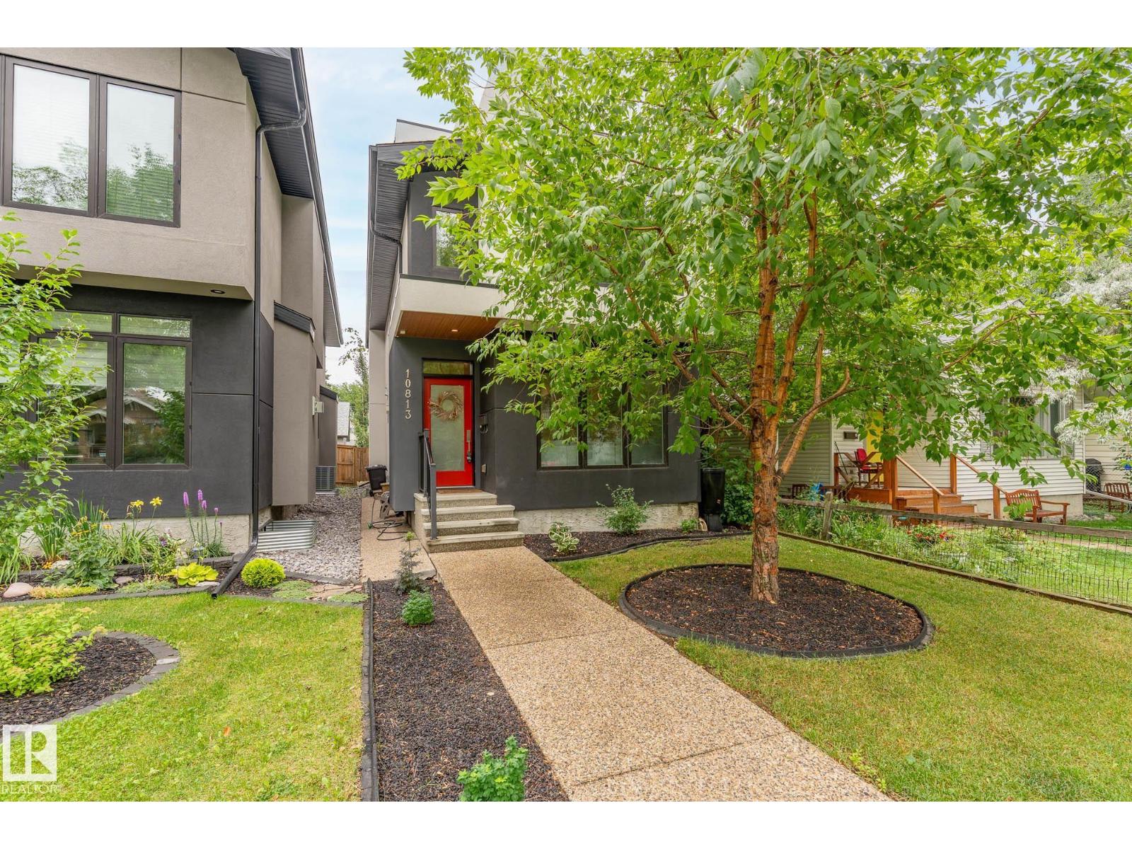 Photo 5 of 10813 123 St Nw, Edmonton AB