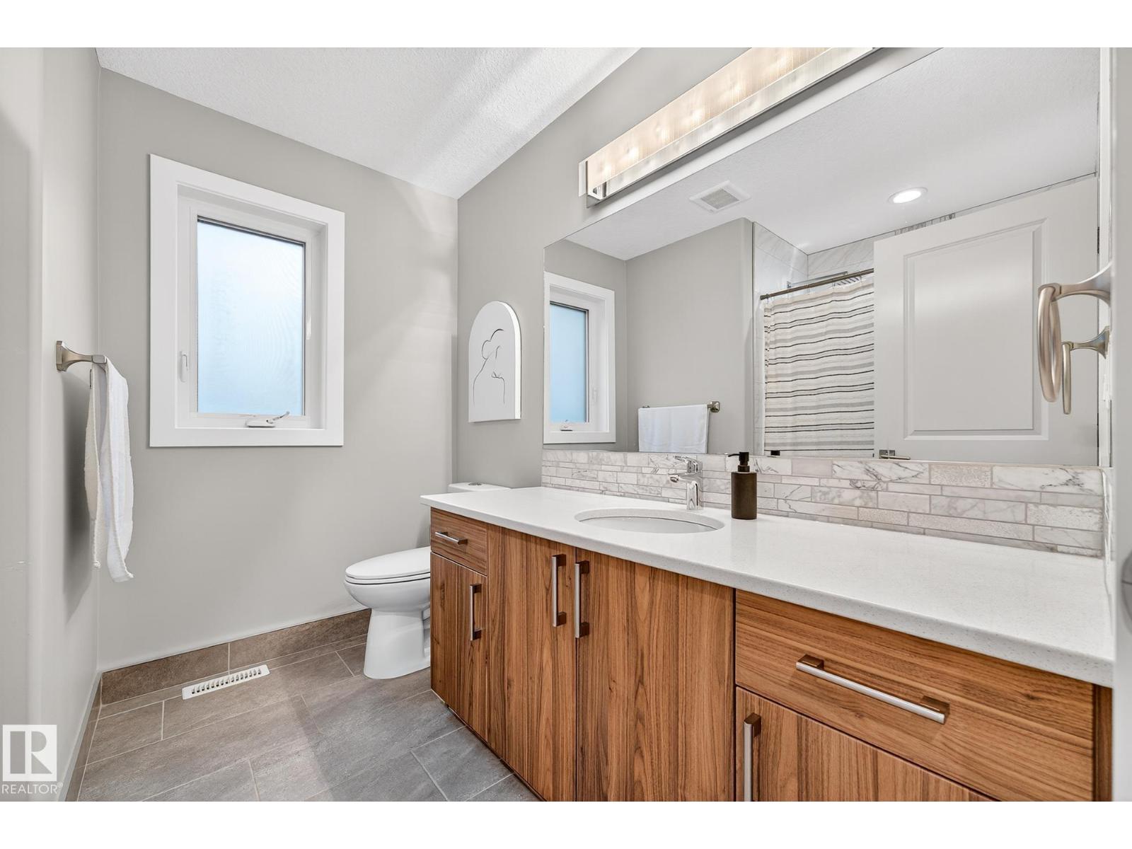 Photo 7 of 10813 123 St Nw, Edmonton AB