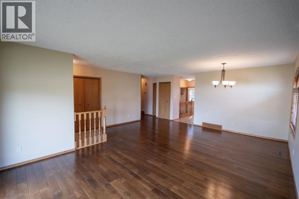 Single Family House Bungalow for Sale in   Street Victoria Park Camrose 