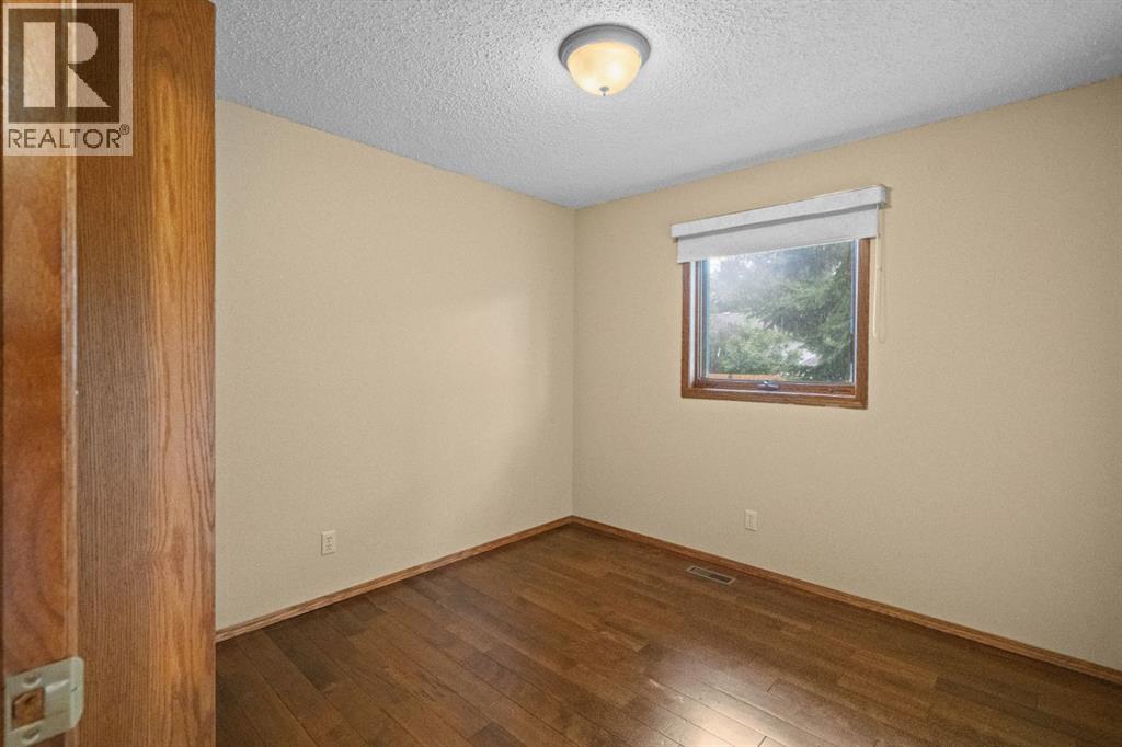 Single Family House Bungalow for Sale in   Street Victoria Park Camrose 