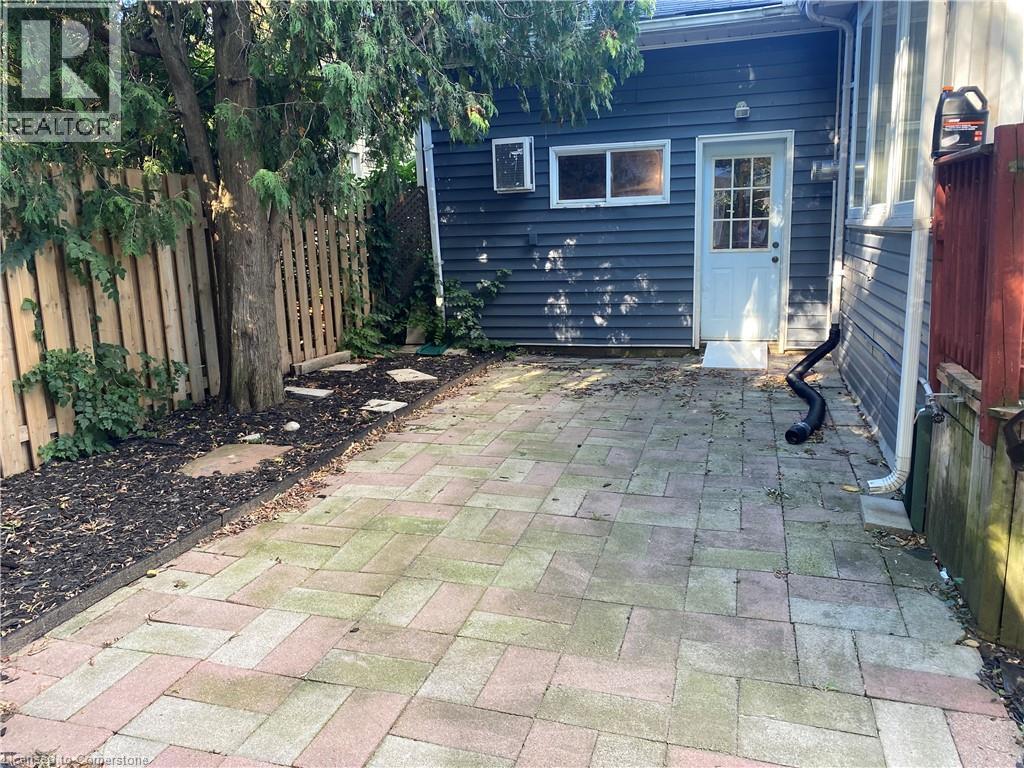 Photo 24 of 40 Kerman Avenue, Grimsby ON