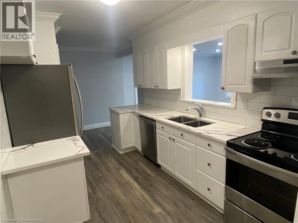 Photo 12 of 40 Kerman Avenue, Grimsby ON
