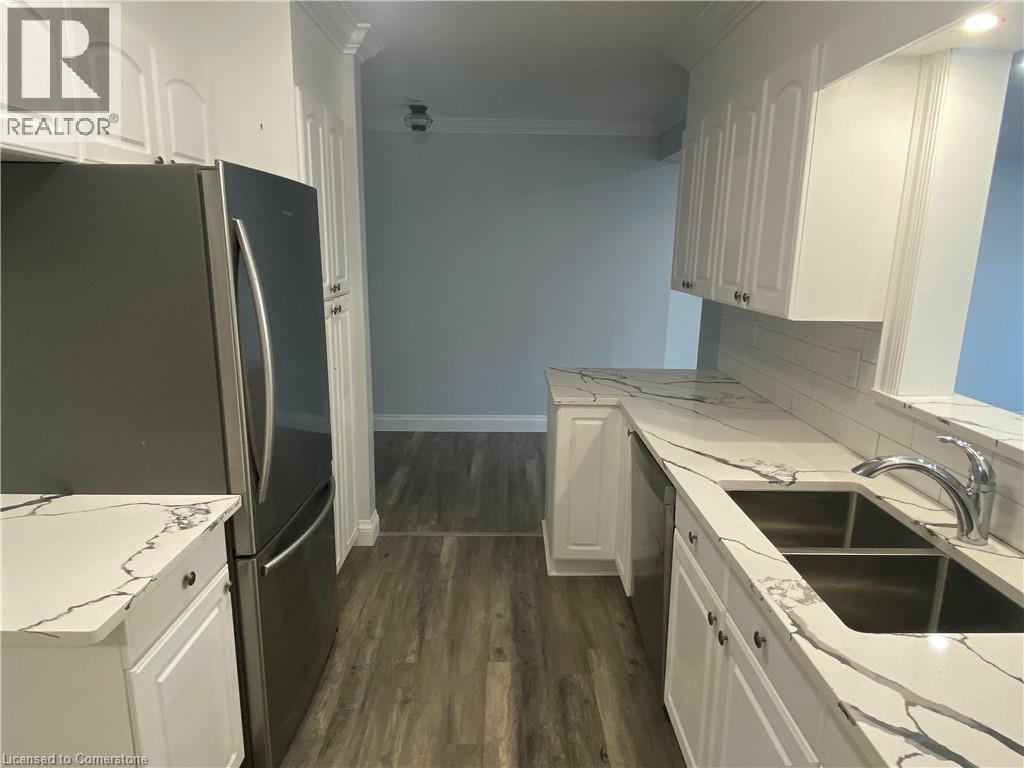 Photo 23 of 40 Kerman Avenue, Grimsby ON