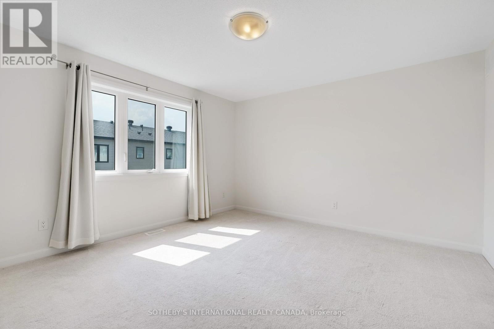 Photo 19 of 930 Serrano Street, Ottawa ON