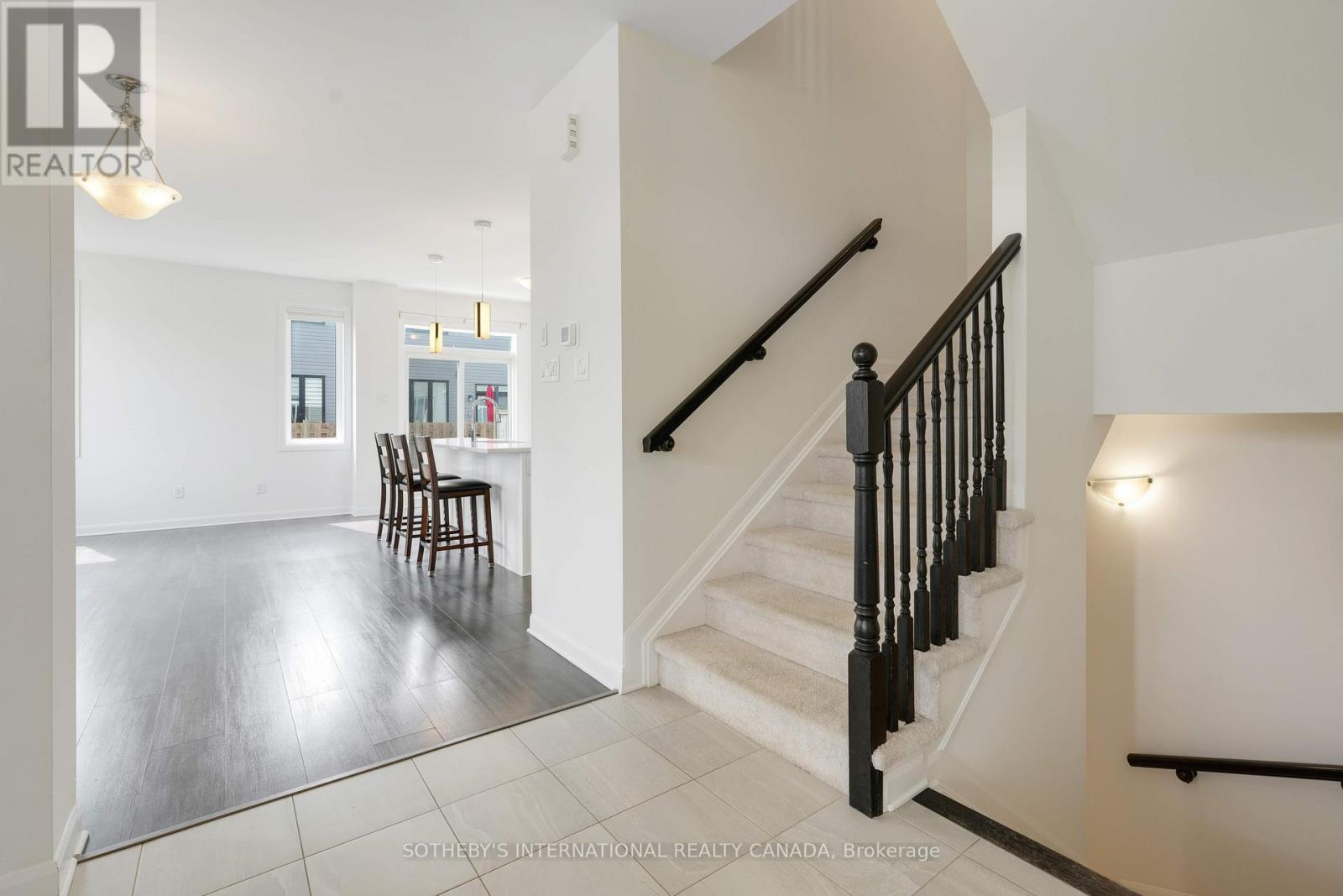 Photo 6 of 930 Serrano Street, Ottawa ON
