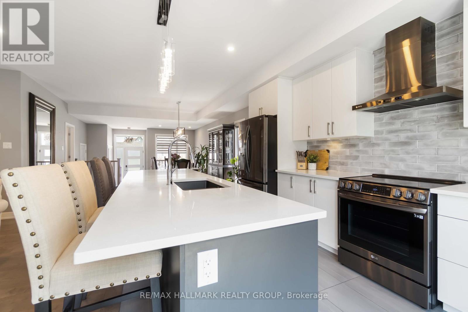 Photo 22 of 184 Bordeau Street, Alfred And Plantagenet ON
