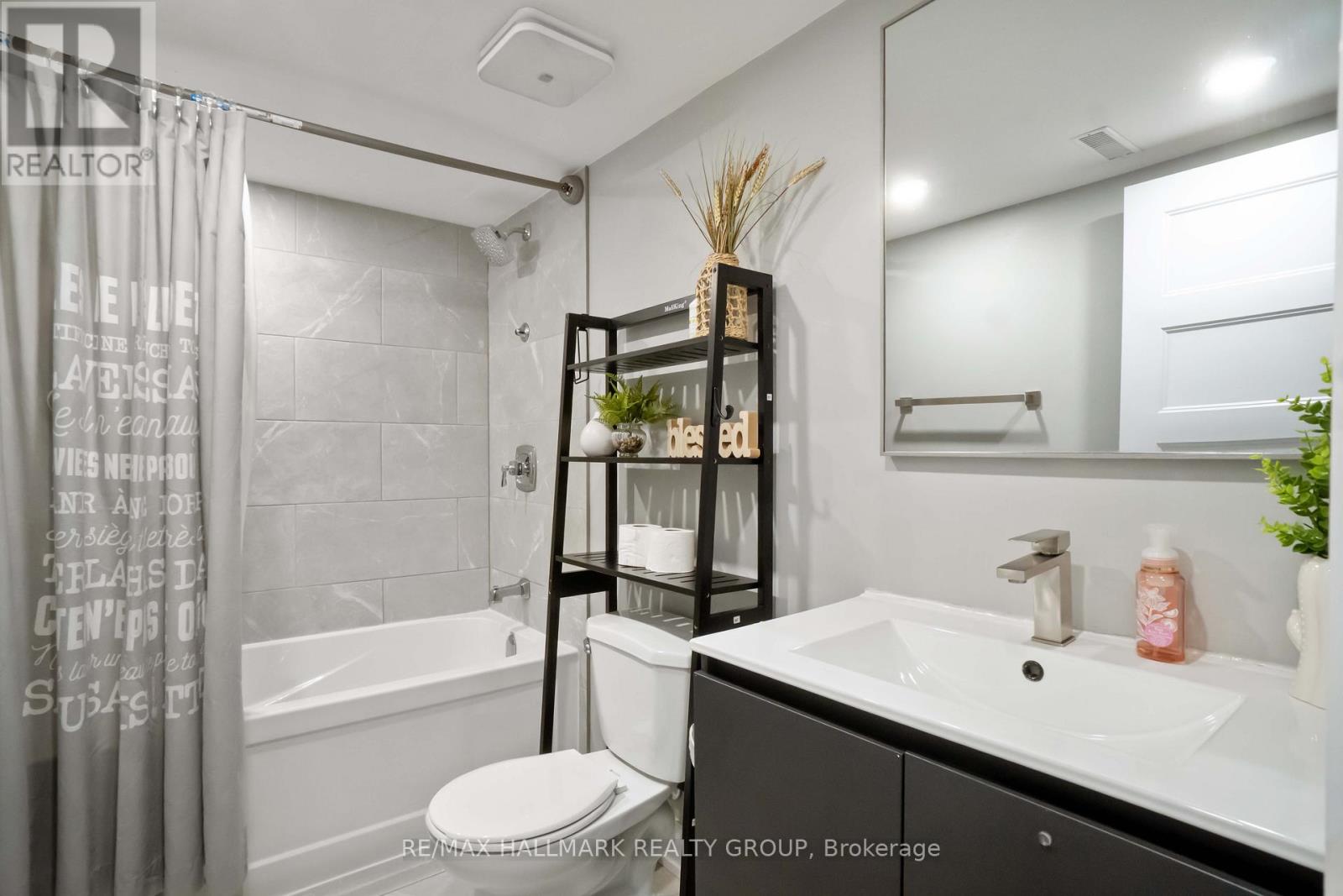 Photo 23 of 184 Bordeau Street, Alfred And Plantagenet ON
