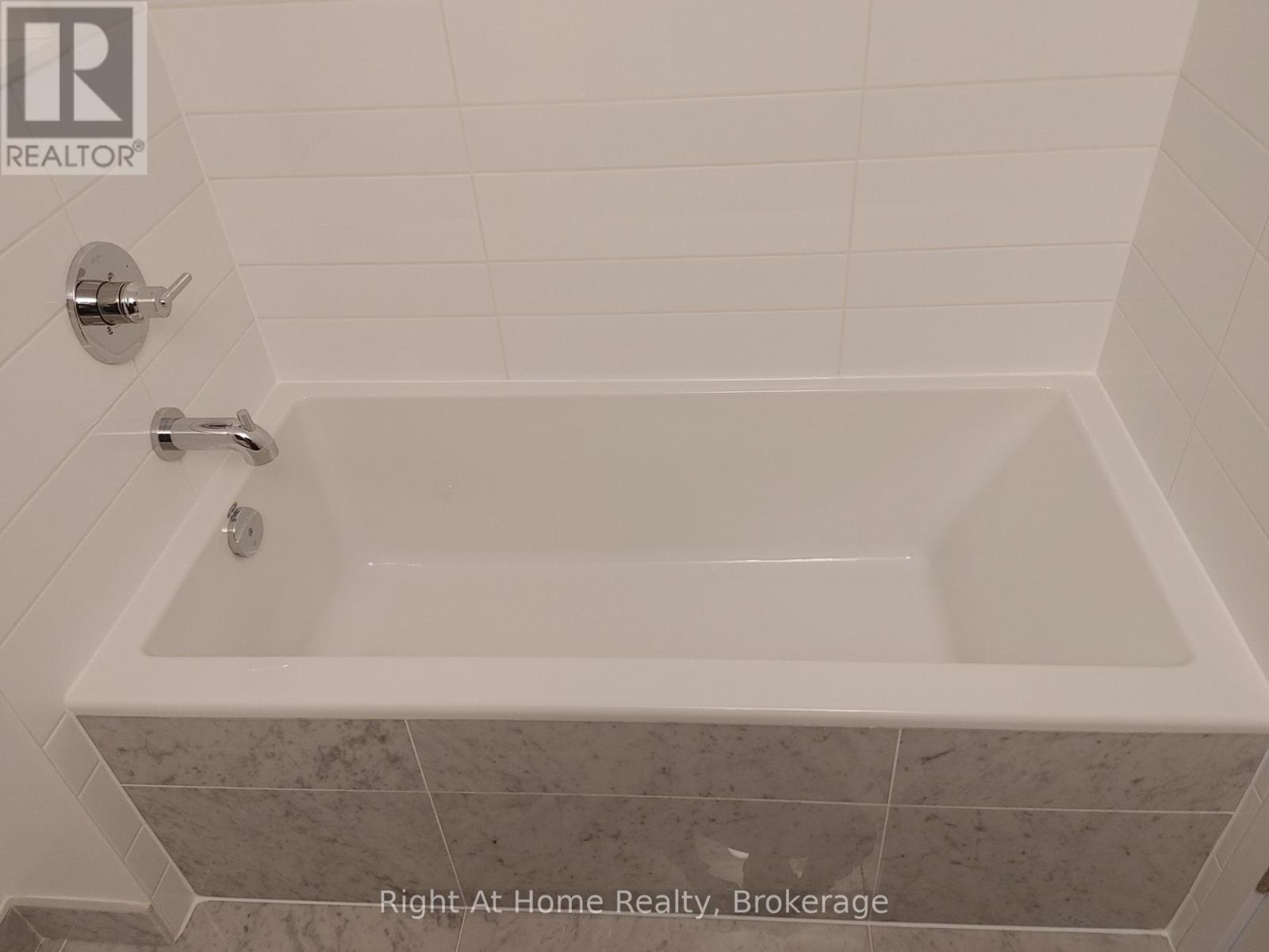 Photo 12 of Uph 03 38 Iannuzzi Street, Toronto ON