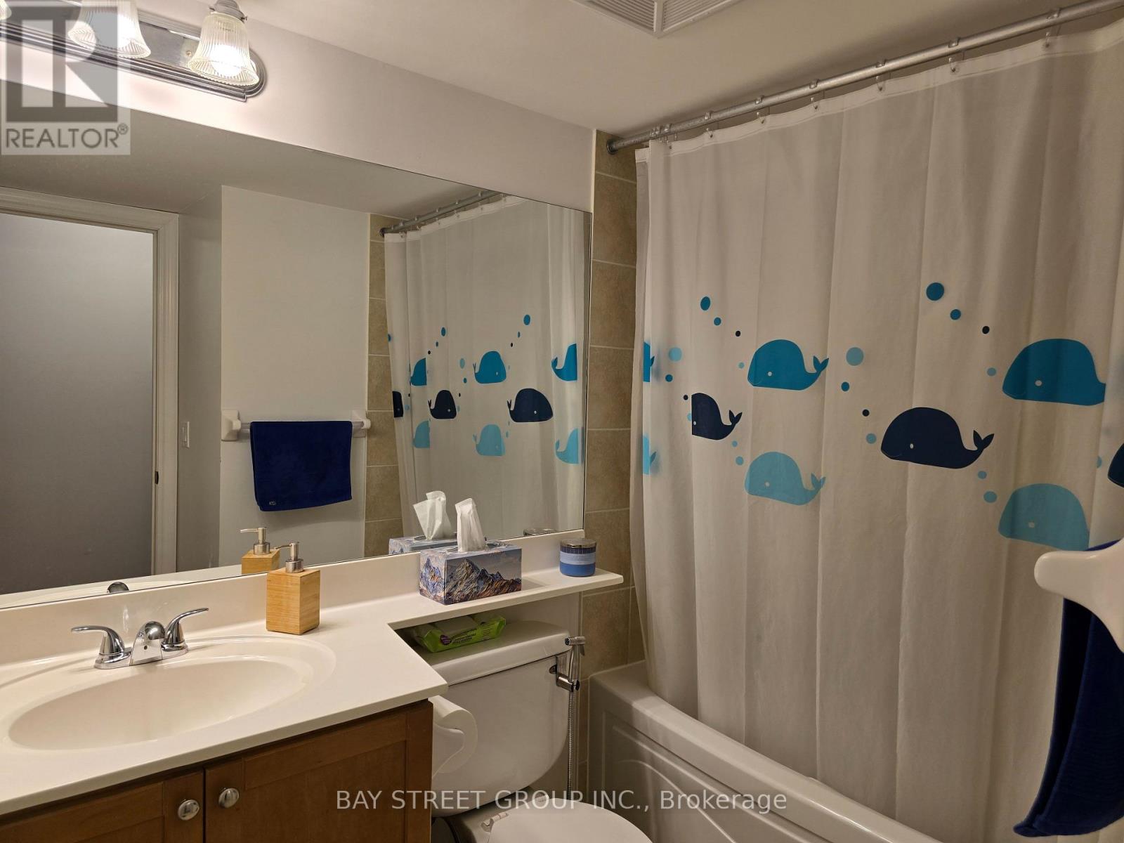 Photo 13 of 303 15 Greenview Drive, Toronto ON