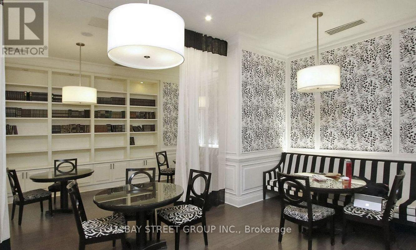 Photo 24 of 303 15 Greenview Drive, Toronto ON