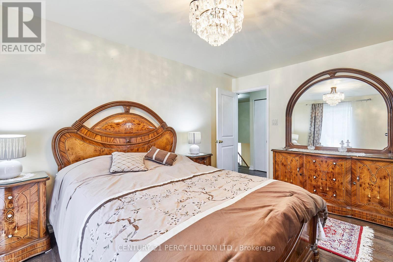 Photo 25 of 40 Farmview Crescent, Toronto ON