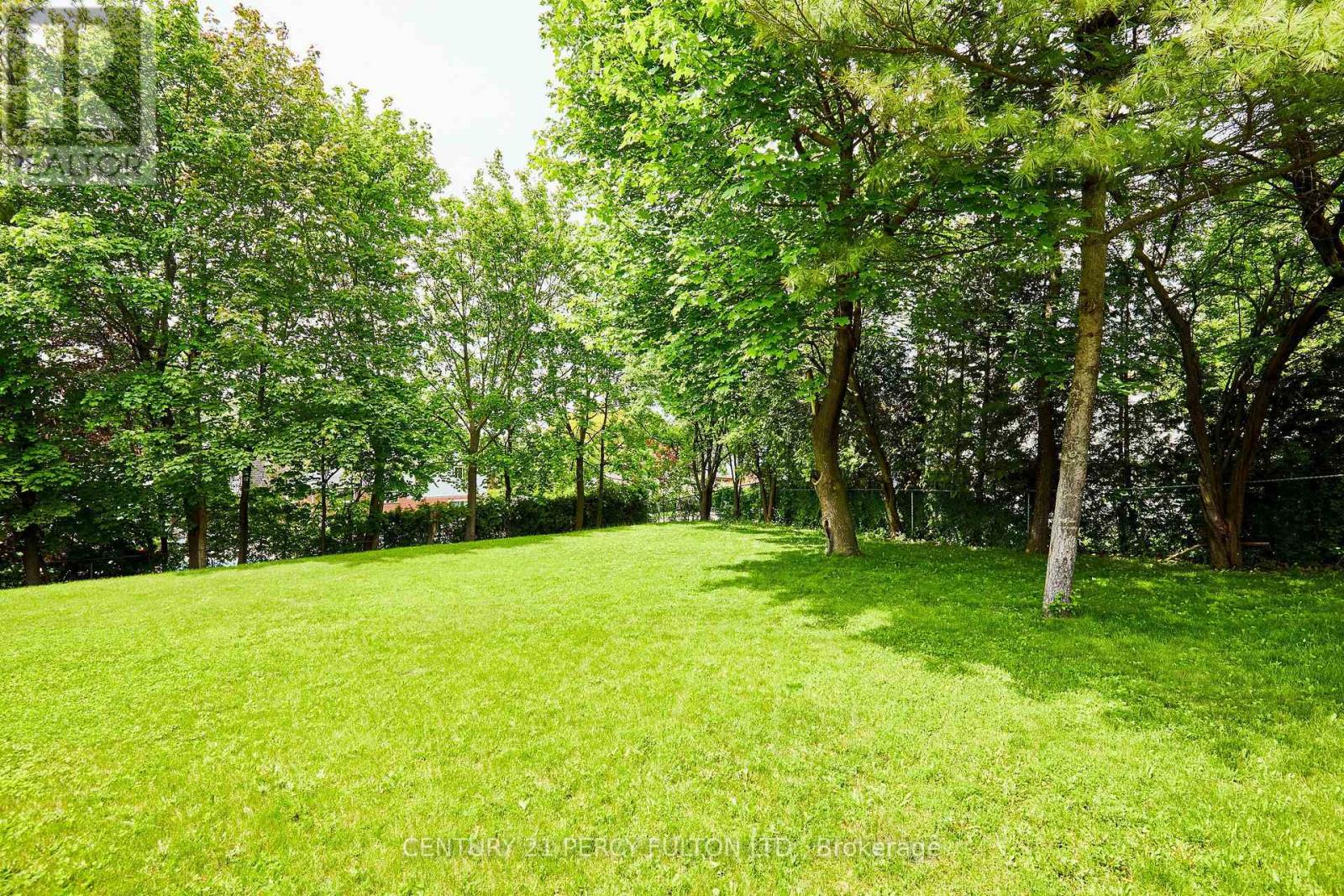 Photo 39 of 40 Farmview Crescent, Toronto ON