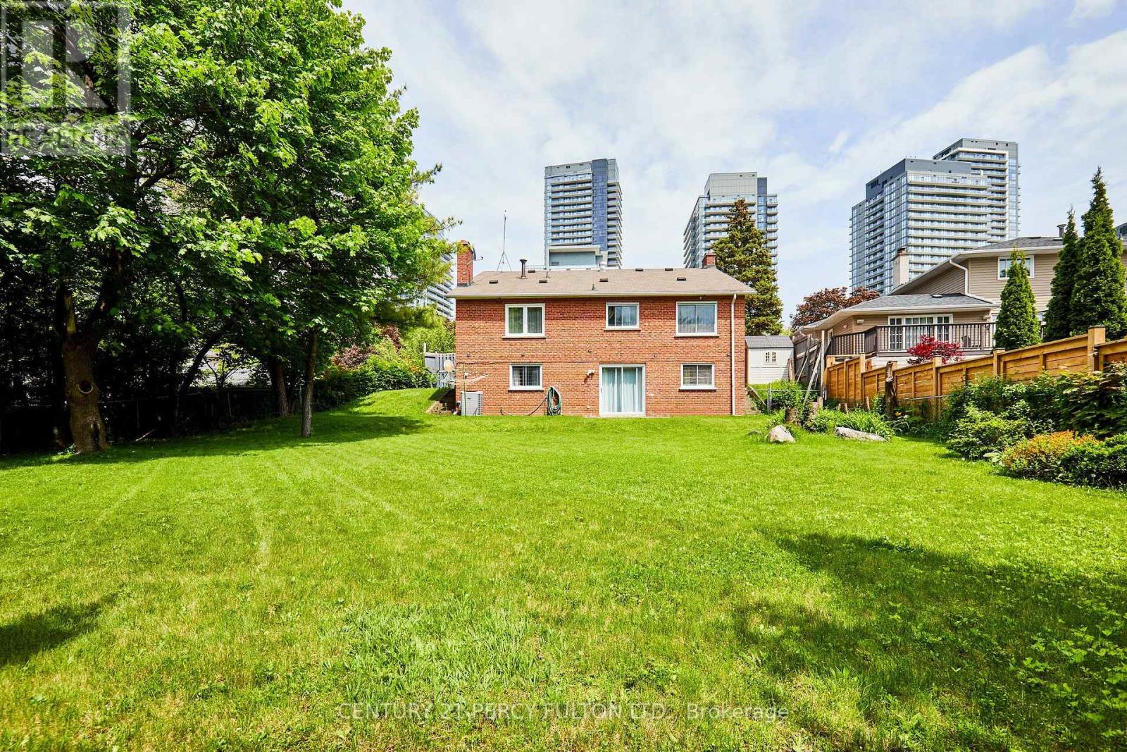 Photo 40 of 40 Farmview Crescent, Toronto ON