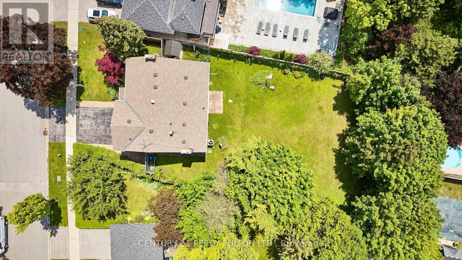 Photo 42 of 40 Farmview Crescent, Toronto ON