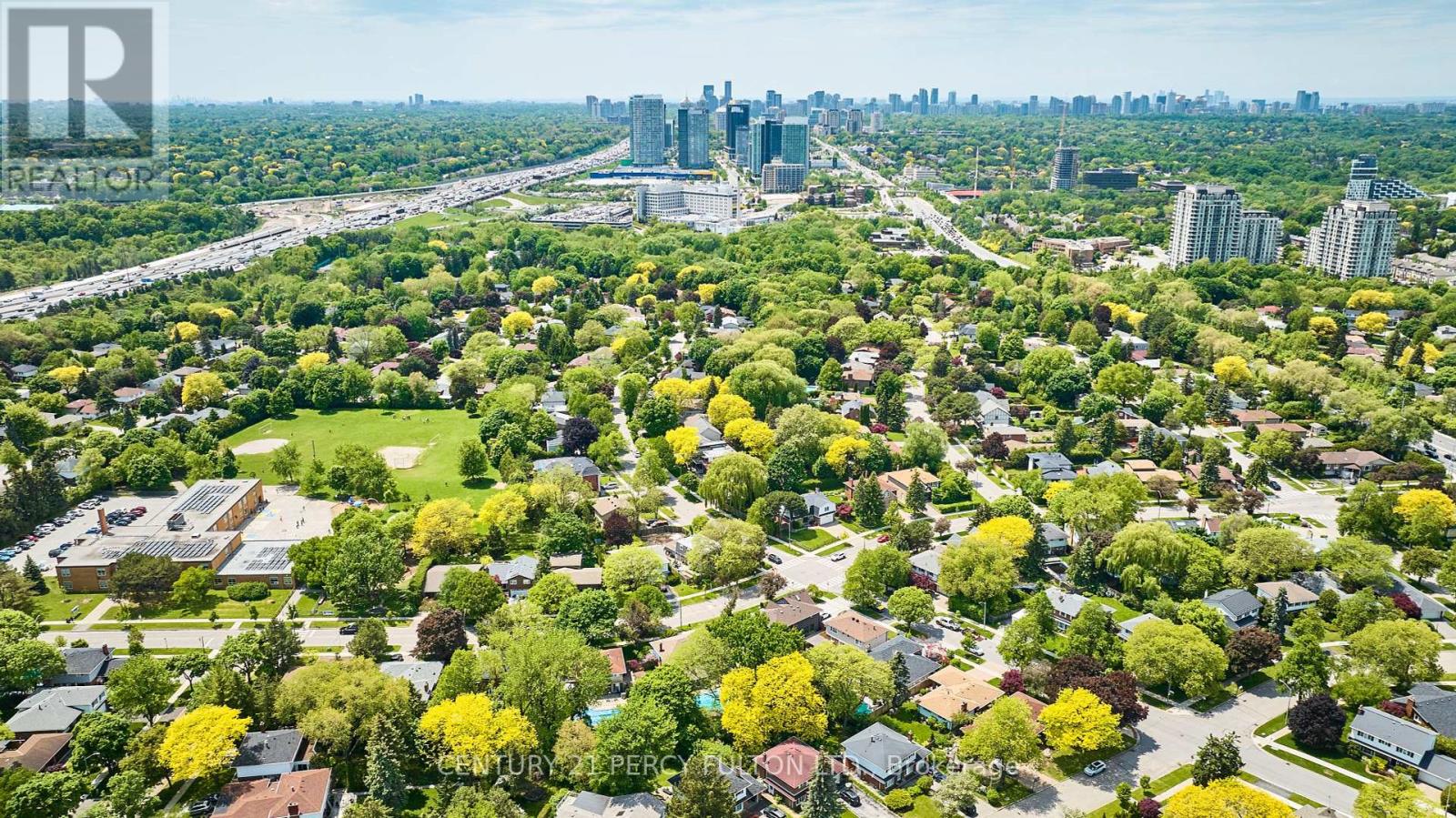 Photo 43 of 40 Farmview Crescent, Toronto ON