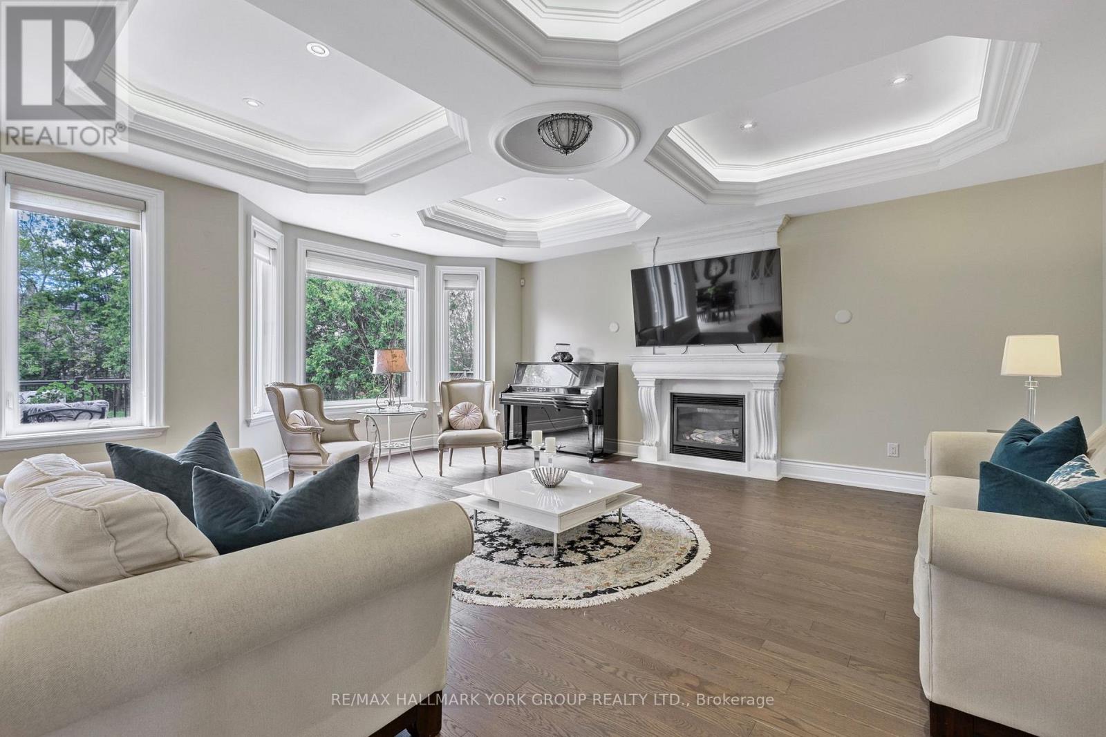 Photo 3 of 376 A Drewry Avenue, Toronto ON