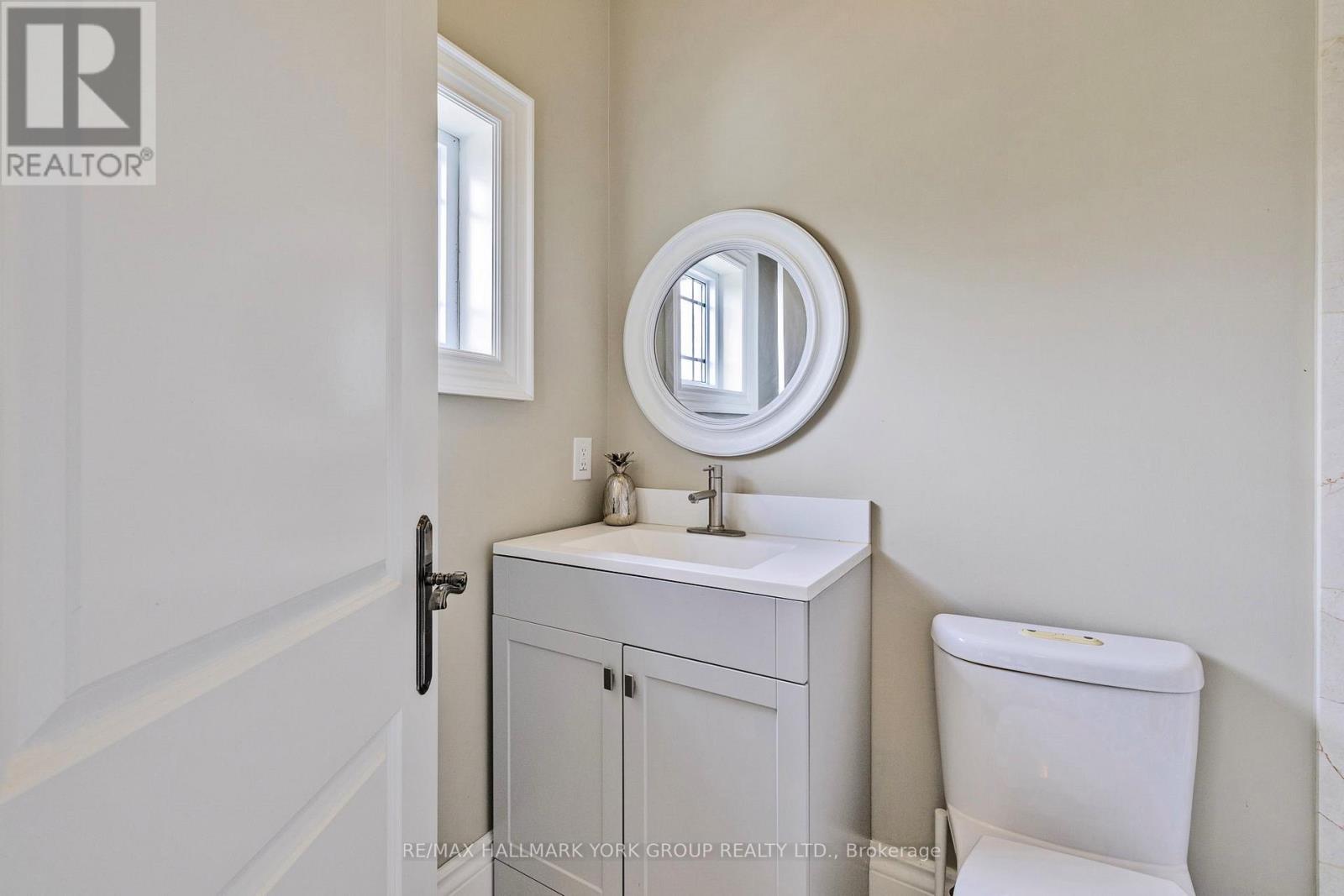 Photo 18 of 376 A Drewry Avenue, Toronto ON